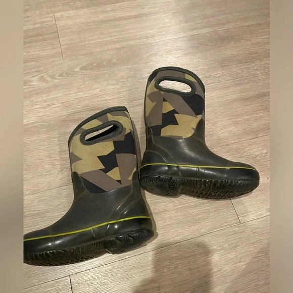 BOGS classic boots kids size 11 - Picture 3 of 7